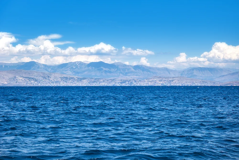 Vue sur la riviera et le developpement touristique albanais